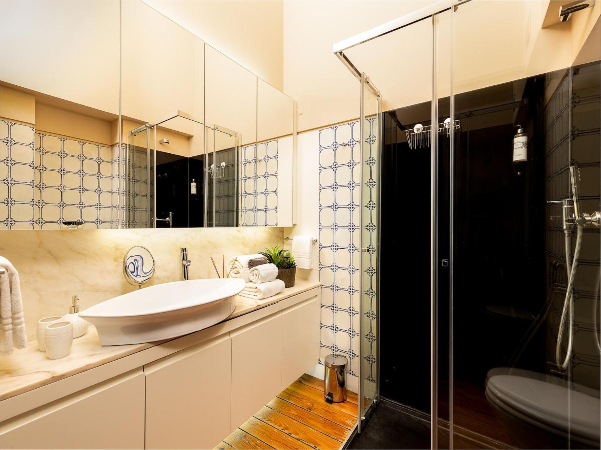 One-bedroom With Balcony In Bolhao Market Apartamento *